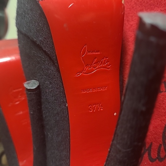 Christian Louboutin - Picture 5 of 8